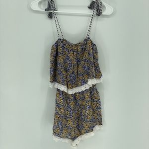 CUPCAKE AND CASHMERE Andria Floral Romper